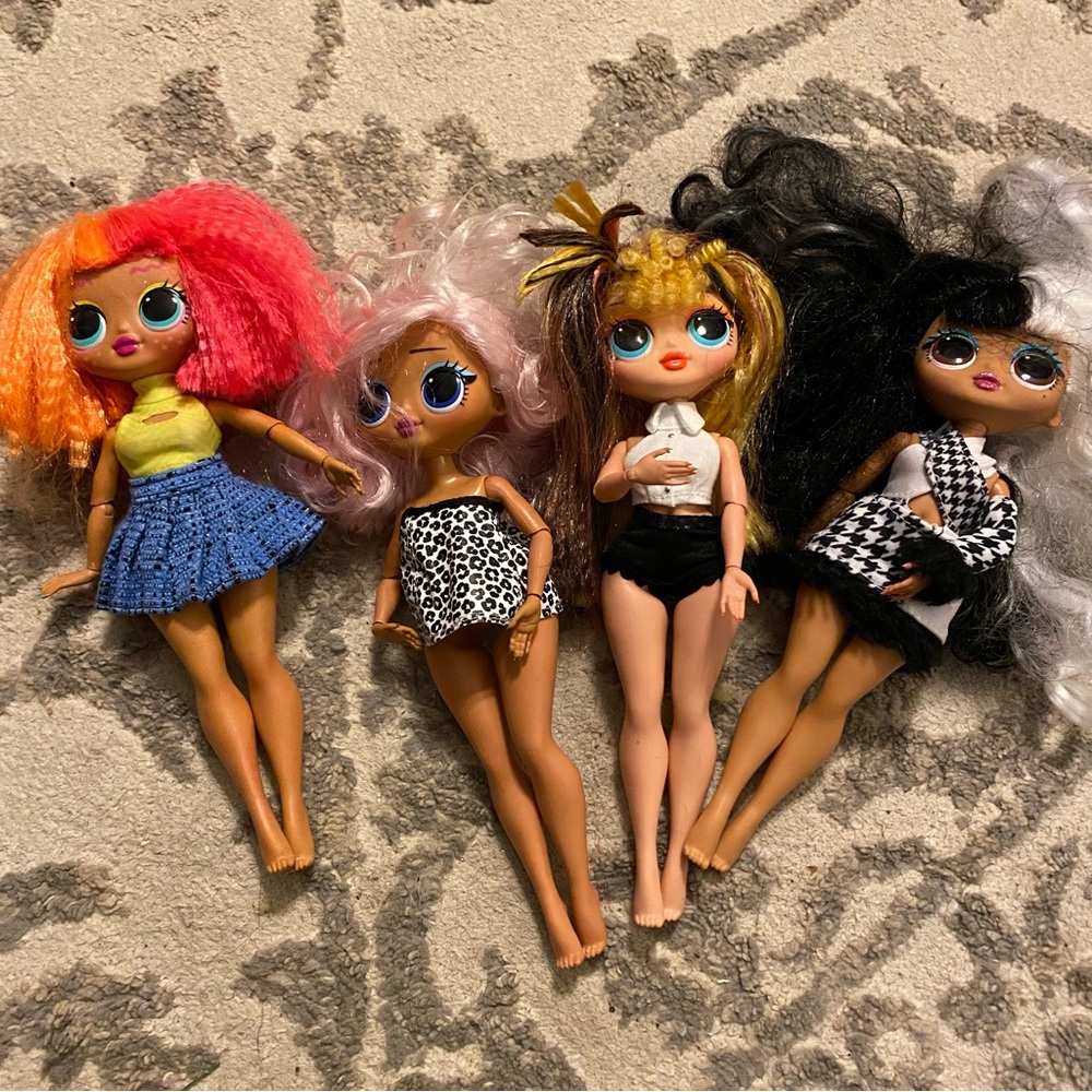 LOL Surprise OMG Doll Lot of 4 Dolls w/ Clothes